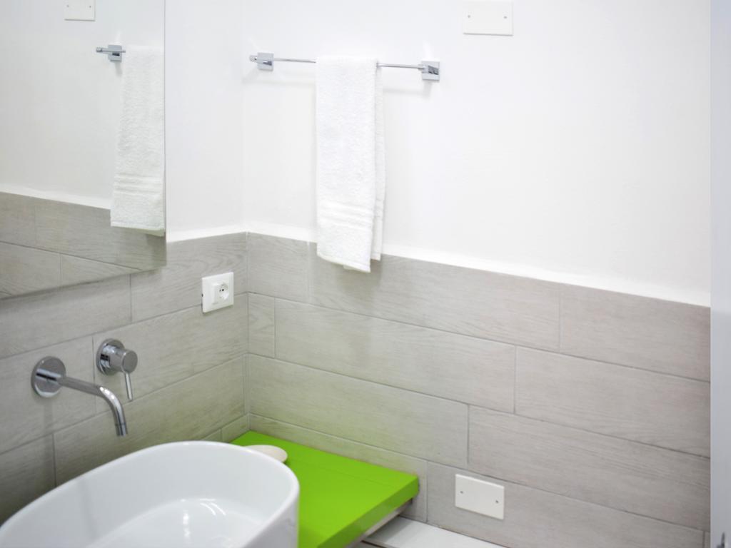 Shower Shows Марсала Екстериор снимка